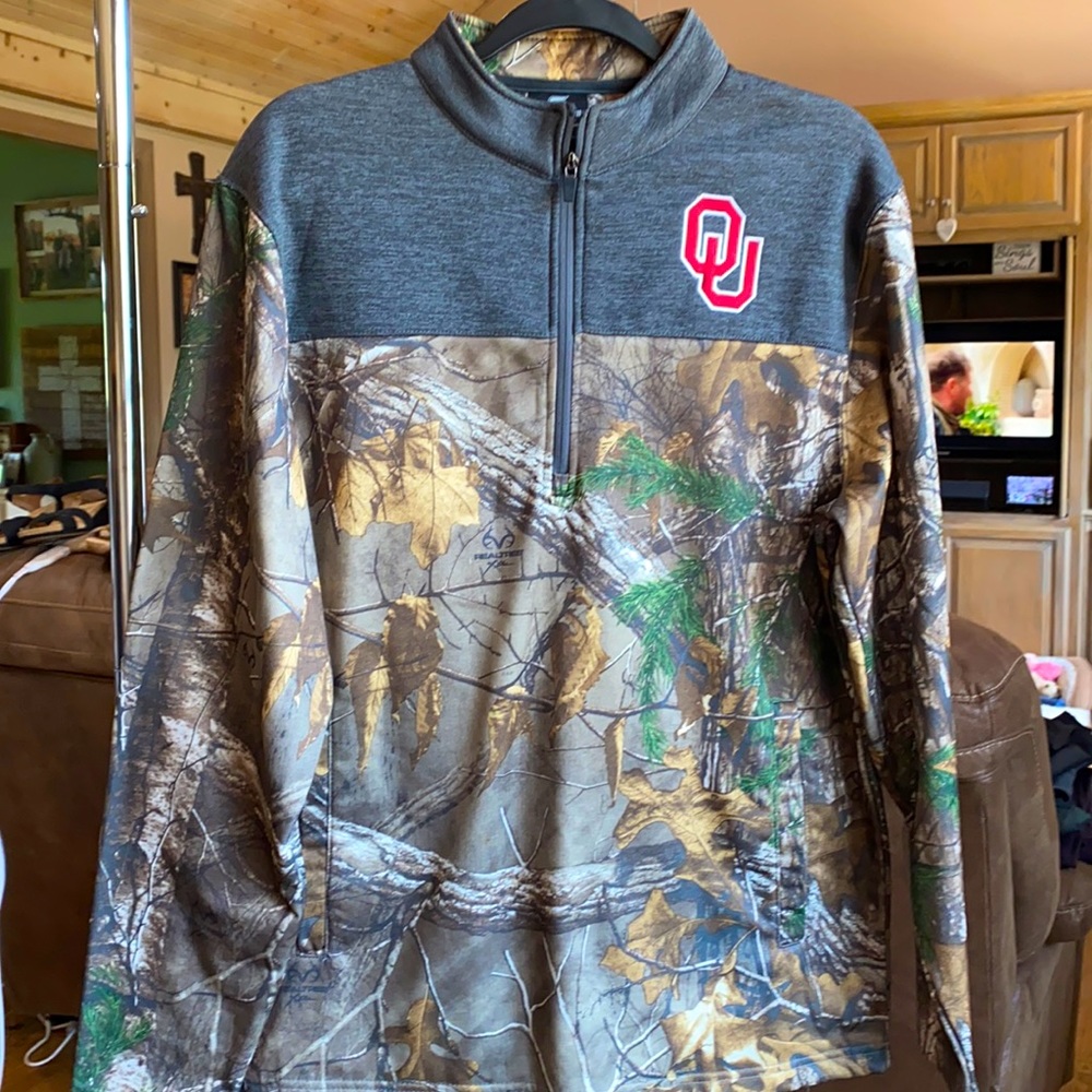 Mens Colosseum OU Pullover with half front zipper.